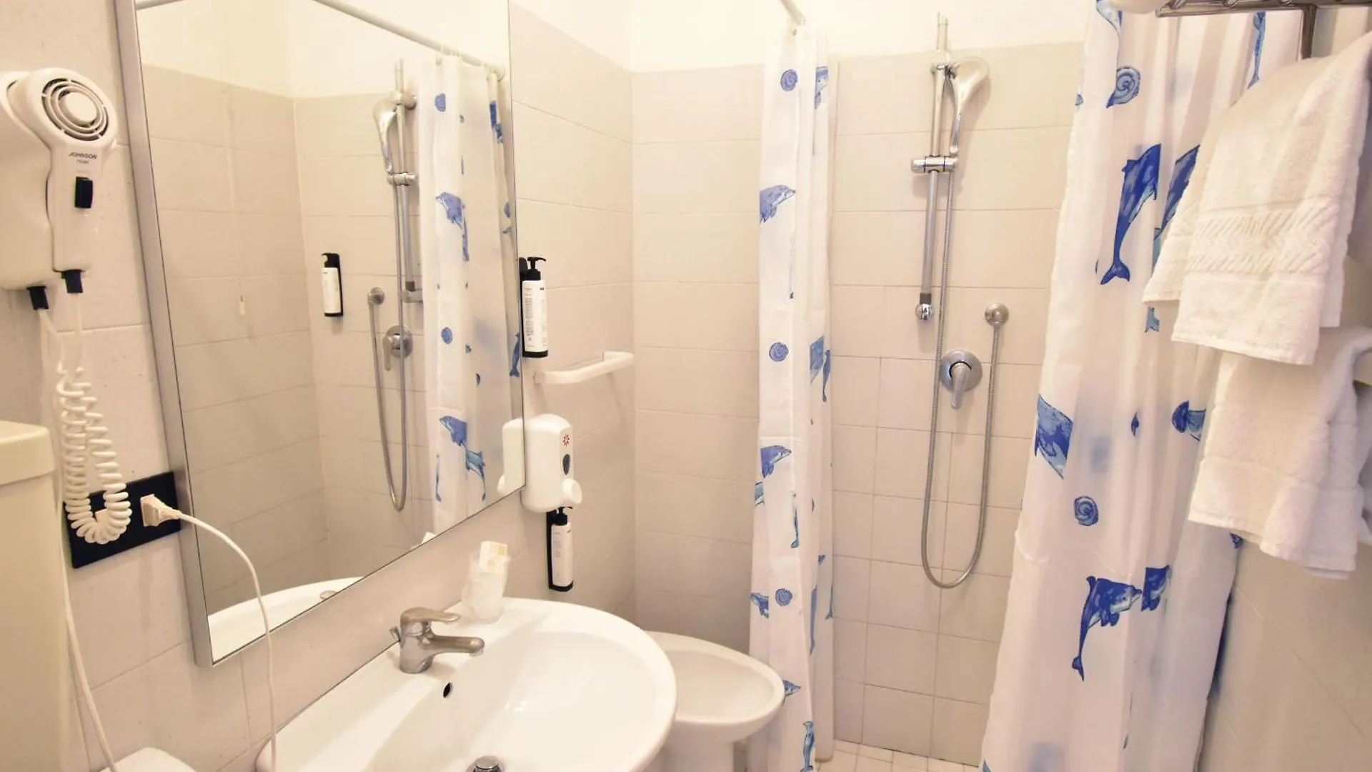 לידו די ג'סולו Hotel Grifone 3*, לידו די ג'סולו